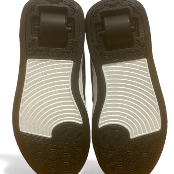 Reebok X Heely’s Zebra Pattern Black and White Mid Tops Kids Size 1 New - Picture 5 of 6